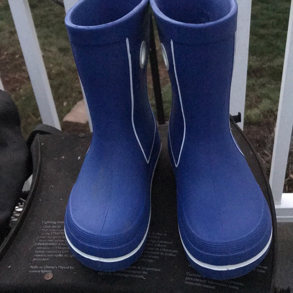 Kids size 2 Croc rain boots